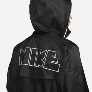 Vattentät jacka med vävt foder Nike Windrunner GX image-5