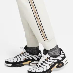 Joggingbukser Nike Sportswear Repeat image-6