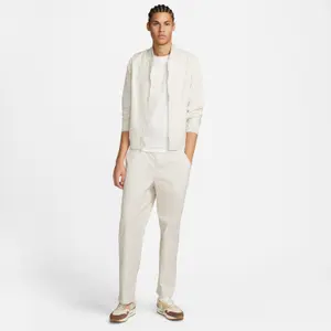 Pantaloni a gamba dritta in tessuto Nike Club image-1