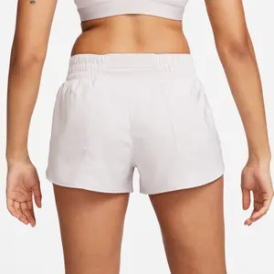 Calções forrados de cintura média-baixa para mulher Nike One Dri-FIT image-1