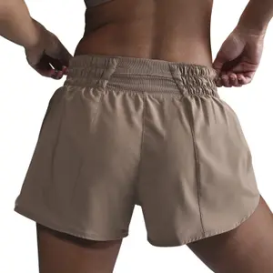 Calções para mulheres Nike One Dri-Fit BR 3" image-2