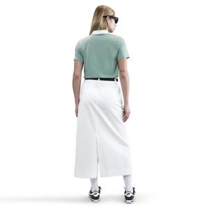 Camiseta de mujer Nike Club Essentials image-2