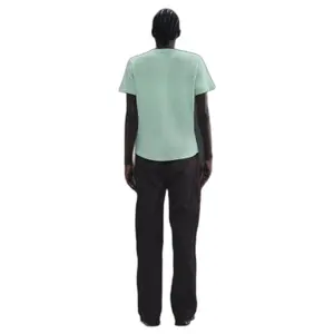 T-shirt da donna Nike Club Essentials image-1