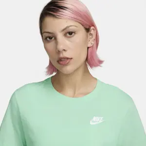 T-shirt da donna Nike Club Essentials image-3