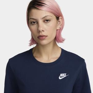 Camiseta de mujer Nike Club Essentials image-2