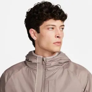 chaqueta impermeable tottenham awf 3r 2023/24 image-2