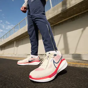 Zapatillas de running Nike Vomero 17 image-3