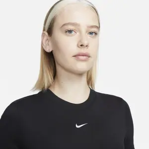 T-shirt de cultura fina feminina Nike Essential image-3