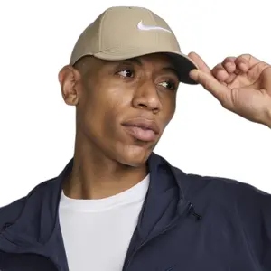 Casquette de baseball avec structure Nike Dri-FIT Club Swoosh image-3