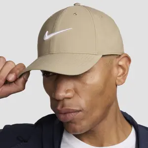 Casquette de baseball avec structure Nike Dri-FIT Club Swoosh image-5