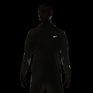 Chubasquero con capucha Nike Form image-5