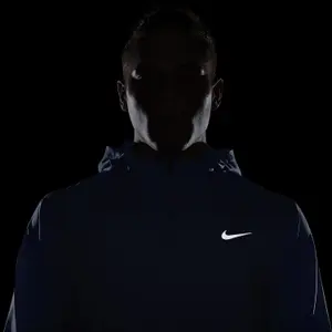 Waterproof jacket Nike Form image-2