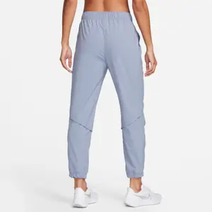 Spodnie dresowe 7/8 damskie Nike Dri-FIT Fast image-3
