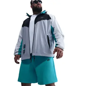 Pantalón corto Nike Tech Fleece image-3