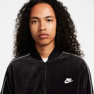 Chaqueta de chándal de terciopelo Nike Club image-4