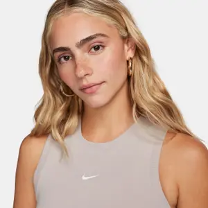 Top da donna Nike Essential image-3