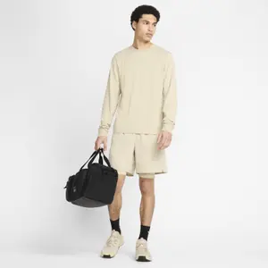 T-shirt de manga comprida Nike Primary image-1