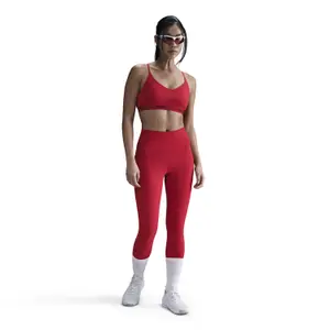 Sujetador con suave soporte ajustable y acolchado para mujer Nike Indy image-0