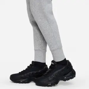 Pantalón de chándal niña Nike Club Fleece HR FTD LBR image-5