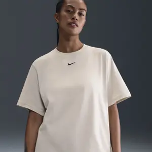 T-shirt da donna Nike image-4
