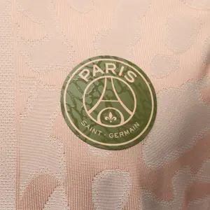 Offizielles 4th Auswärtstrikot PSG 2023/24 image-5