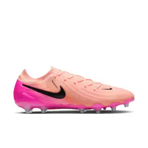 fj2554-800-chaussures-de-football-enfant-nike-phantom-gx-2-elite-ag-crimson-tint-black-pink-blast