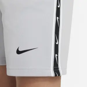 Pantalón corto infantil Nike Repeat image-5