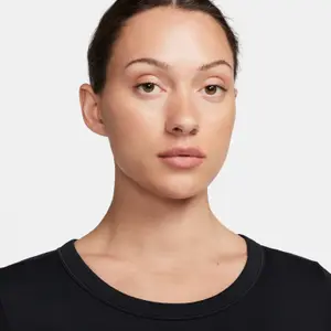 Camiseta mujer Nike One Fitted image-4