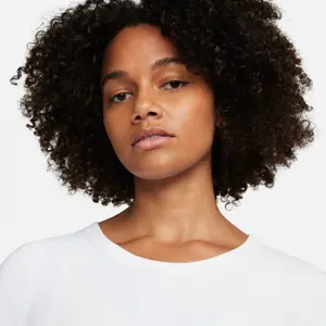 Camiseta mujer Nike One Fitted image-4