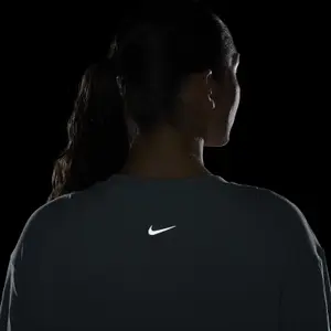 Camiseta de mujer Nike dri-fit image-4