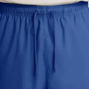 Pantaloncini in tessuto Nike Club image-5