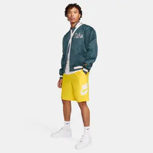 Pantaloncini in tessuto Nike Club image-3