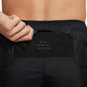 Shorts mit Unterziehhose Nike Stride Division Dri-FIT image-4