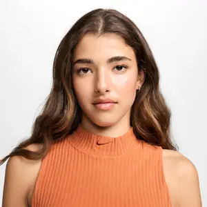 Topo da cultura feminina Nike Chill Knit image-4