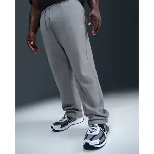 Pantaloni da jogging in fleece spazzolato con orlo Nike Club image-5