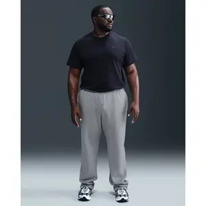 Pantaloni da jogging in fleece spazzolato con orlo Nike Club image-1