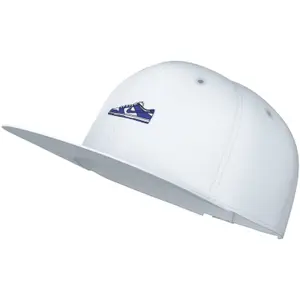 Gorra flexible con visera plana y parche Nike Club Dunk image-0