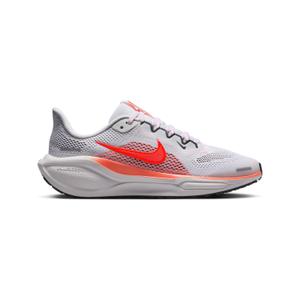 fn5041-105-chaussures-de-running-enfant-nike-air-zoom-pegasus-40-white-bright-crimson-magic-ember-black