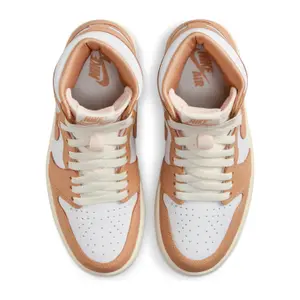 Baskets femme Nike Air Jordan 1 Retro High Og Praline image-3