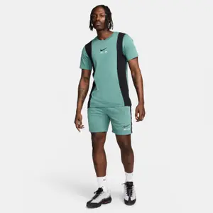 Pantalón corto Nike Air image-2