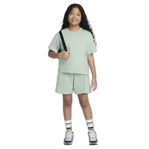Girl's shorts Nike image-0