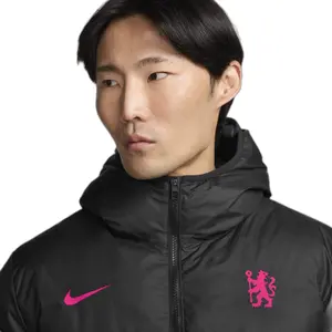 Nike's Chelsea Strike PrimaLoft® 2024/25 Long Puffer | Foot-Store