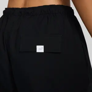 Pantalones cargo de tiro medio para mujer Nike image-5