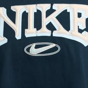 T-shirt crop ample femme Nike image-5