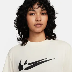 T-shirt  da donna Nike BF image-3