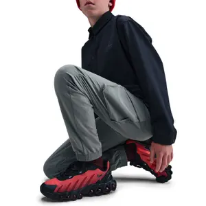 Calças cargo para criança Nike City Utility image-4