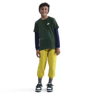 T-shirt z małym logo na piersi dla dzieci Nike image-0