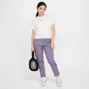 T-shirt de menina Nike Essential image-2