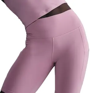 Damenradshorts mit Taschen Nike One image-3