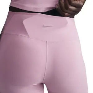 Damenradshorts mit Taschen Nike One image-5